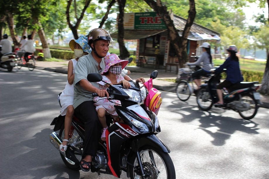 How to cross a street in Vietnam and survive! - GRRRLTRAVELER