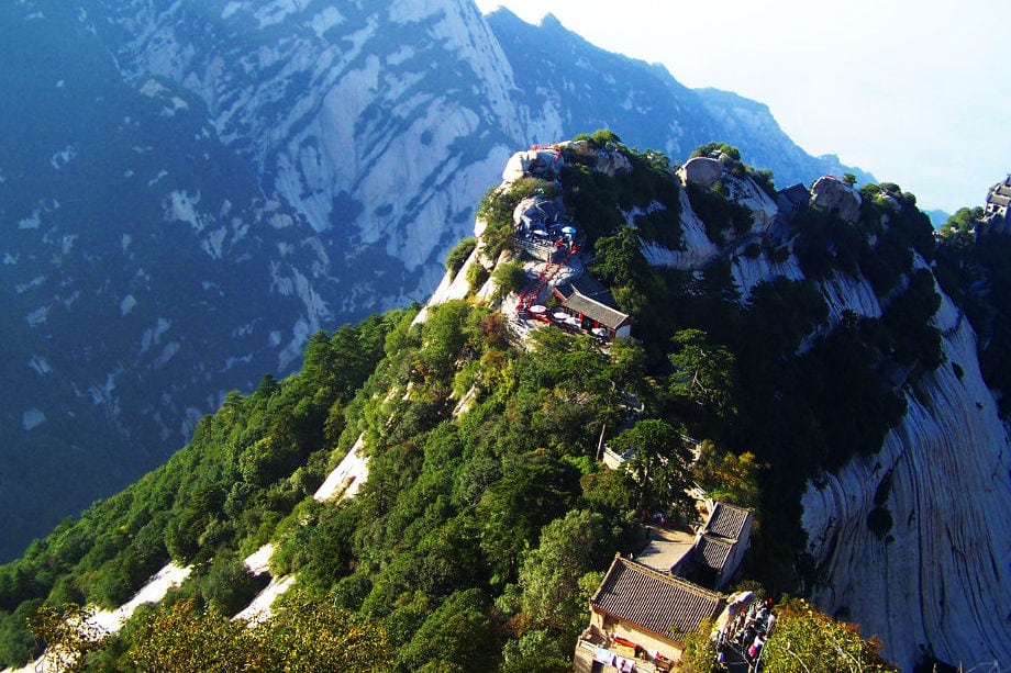 Hua Shan mountain: Is this the most dangerous hiking trail in the world?