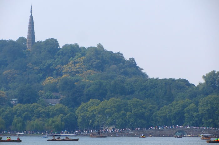 Pagoda Baoshi and Bai Causeway