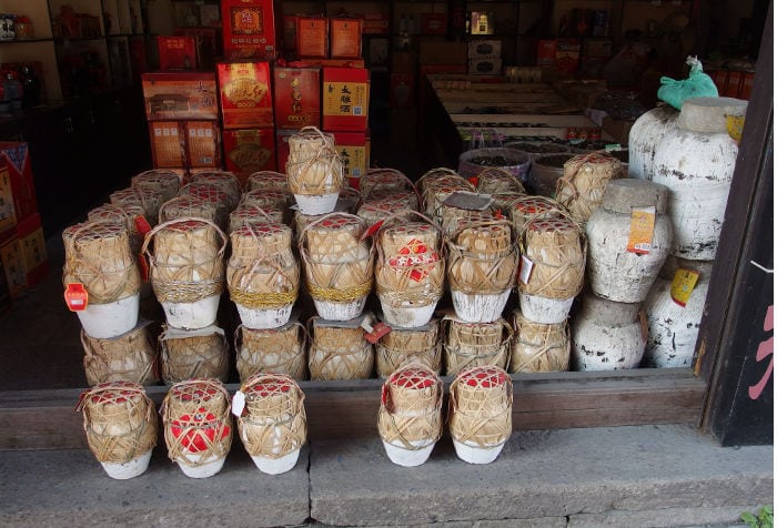 Jars of Huangjiu